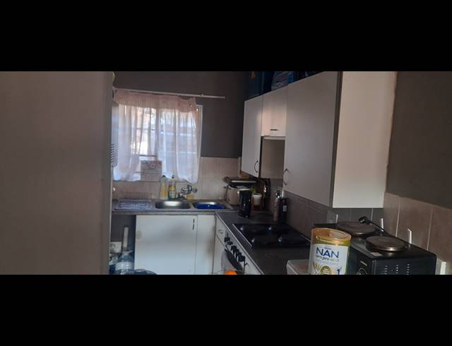 2 BEDROOM TOWNHOUSE FOR SALE IN PHILIP NEL PARK